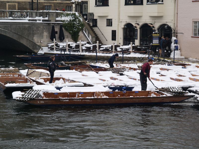 clearing out punts, Scudamore's, Cam, Cambridge, England