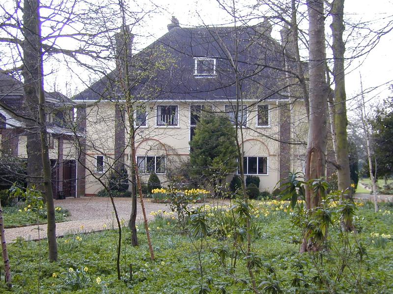 Long Road: The Spinney, 26