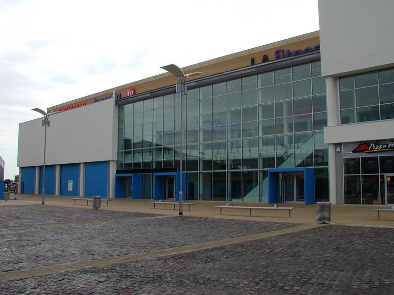 Cambridge Leisure Park: Clifton Way: Cambridge Leisure complex (CMC Architects)