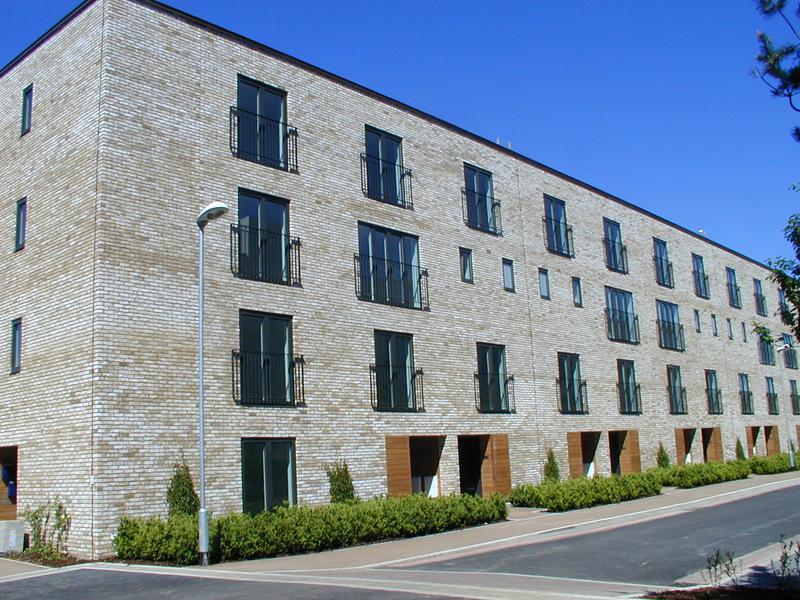 Aberdeen Avenue: terrace (Maccreanor Lavington)