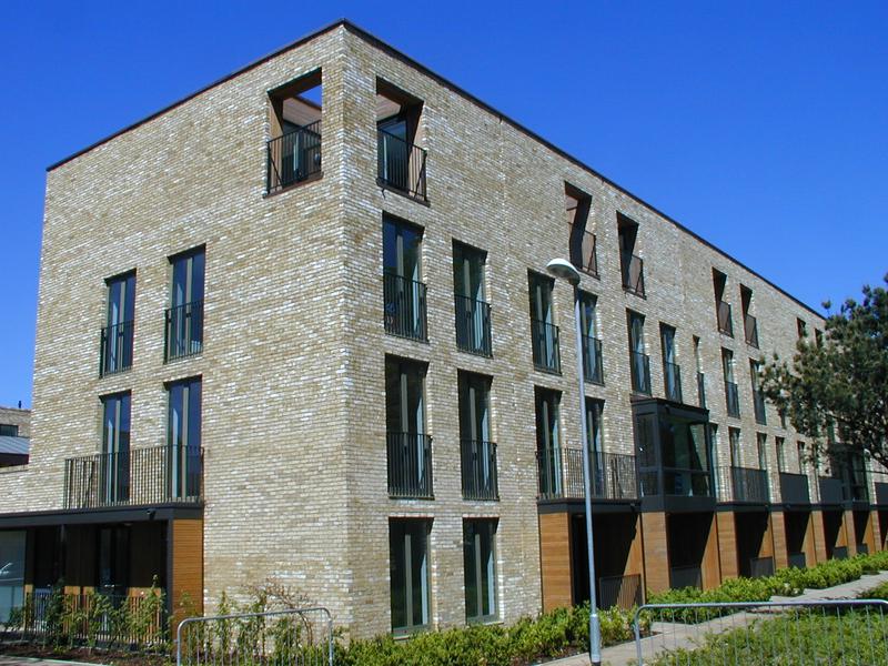 Aberdeen Avenue: terrace (Maccreanor Lavington)