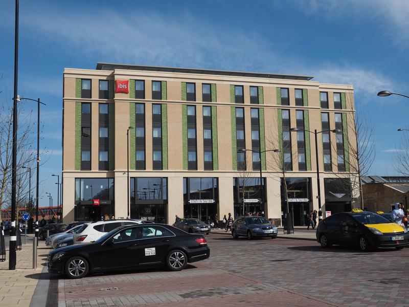 Station Square: Hotel Ibis, 2 (Formation Architects)