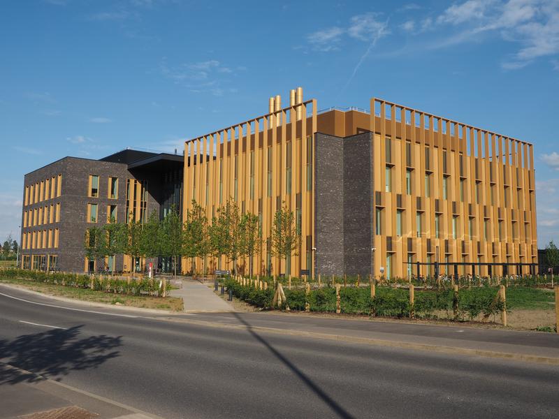 Dame Mary Archer Way: Abcam (NBBJ)