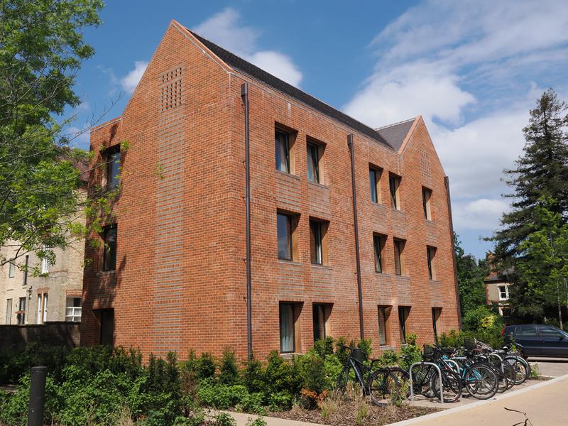 King's College: Barton Road: Stephen Taylor Court, Croft Gardens House (Feilden Clegg Bradley)