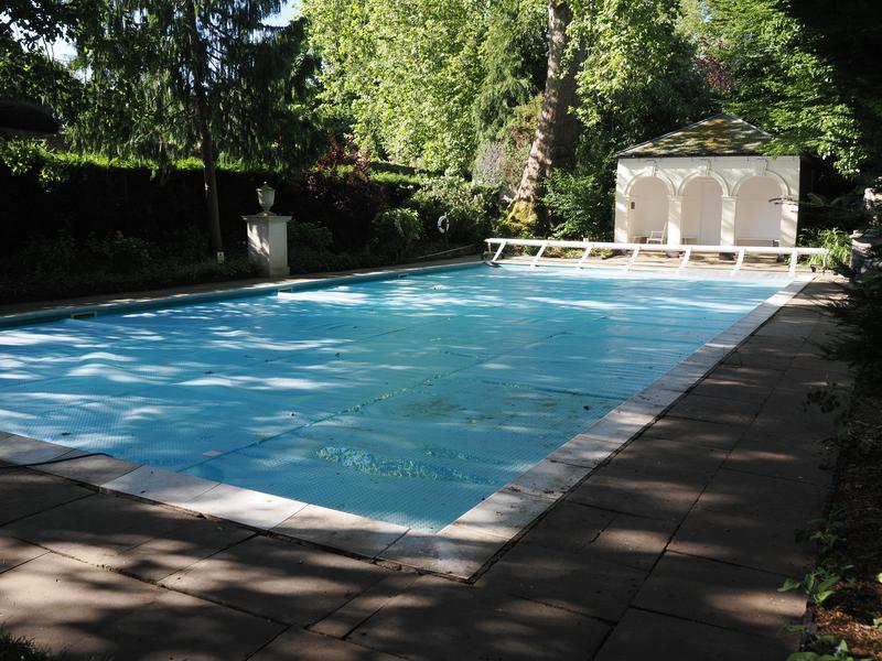 Christ's College: Malcolm Bowie Bathing Pool