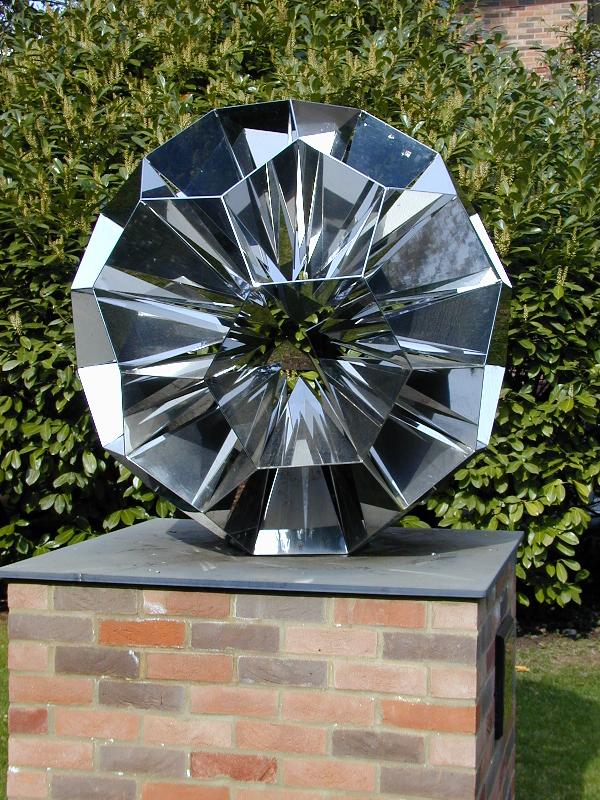 Cambridge, England: Institute of Astronomy: 'Pulse' (2001, John Robinson)