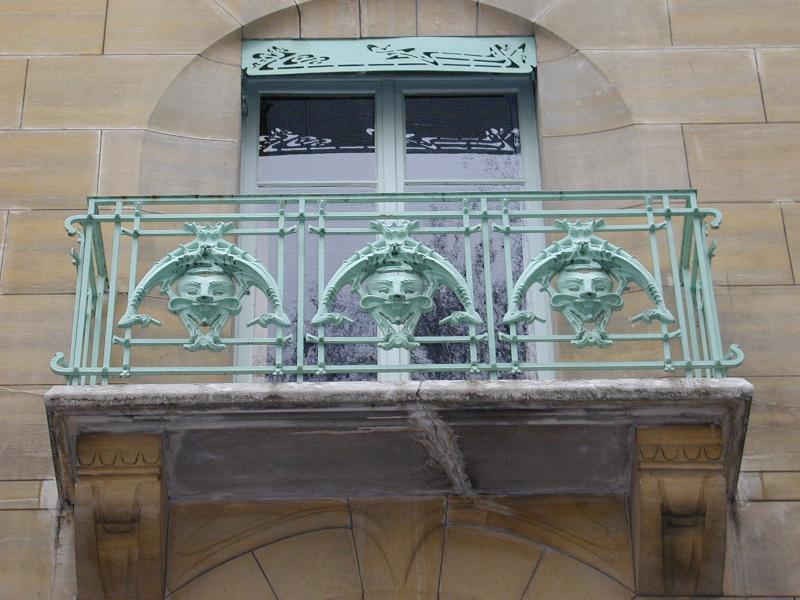 Paris, France: Castel Beranger, 14 Rue la Fontaine: balcony (art nouveau, 1897-1898, architect Hector Guimard)