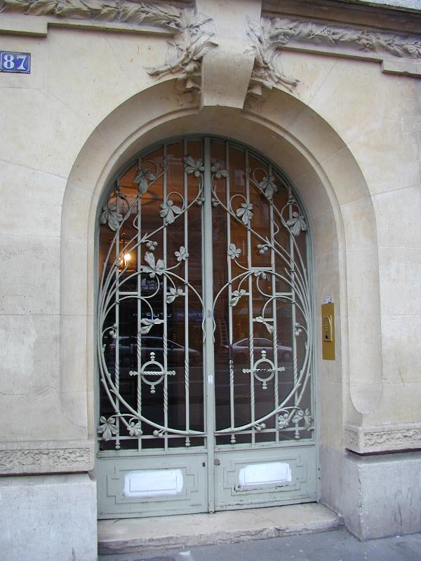 Paris, France: 87 Boulevard Montparnasse: door (architect A. Brasseau)
