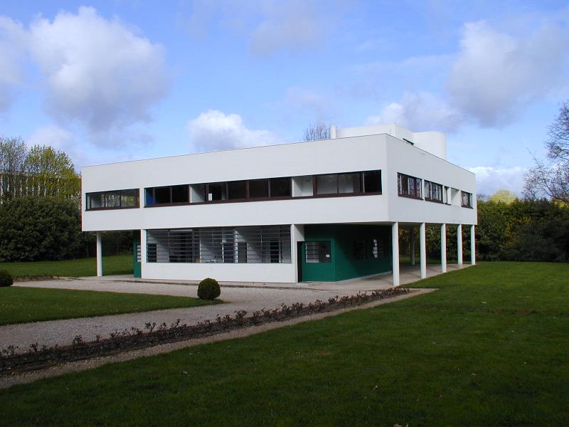 Poissy, France: Villa Savoye: view (1928-1931, architects Le Corbusier and Pierre Jeanneret)