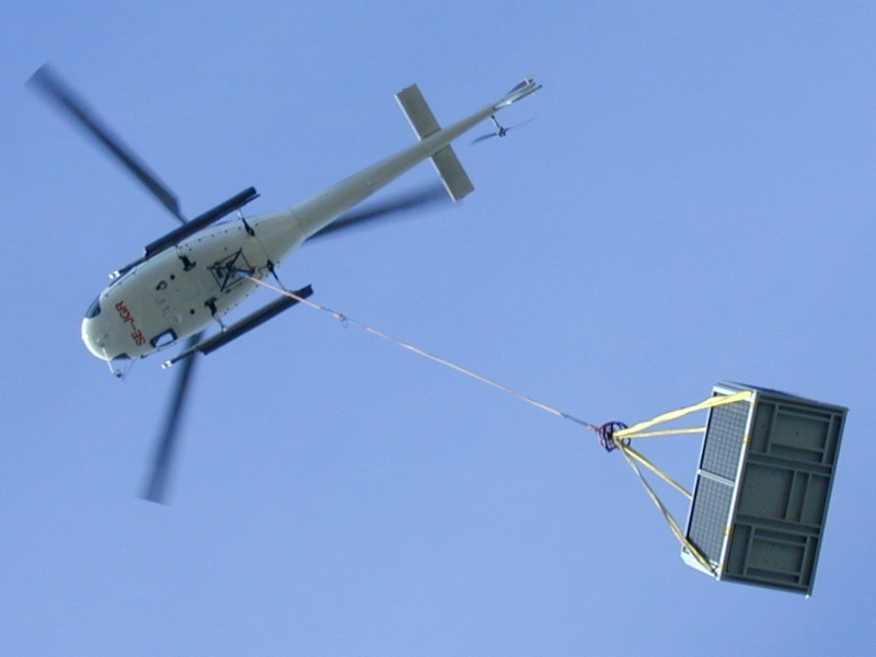 Goeteborg (Gothenburg), Sweden: helicopter (Ecureuil AS 350 B3) with load