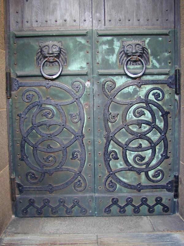 Goeteborg (Gothenburg), Sweden: Vasakyrkan (Vasa Church): door (1909, architect Yngve Rasmussen)