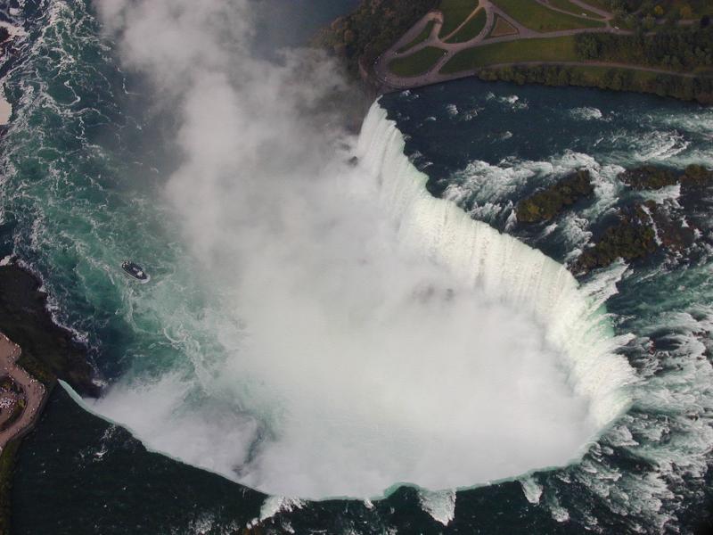 Niagara Falls, Ontario, Canada: Canadian (Horseshoe) Falls: aerial view