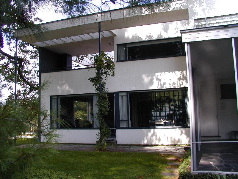 Lincoln, Massachusetts (MA): Gropius House: living quarters and roof deck (1937-1938, architects Walter Gropius and Marcel Breuer)