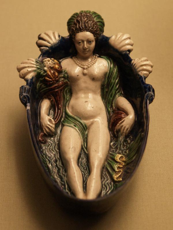 London, England: Victoria and Albert Museum: ceramic cup (1550-1600, follower of Bernard Palissy)