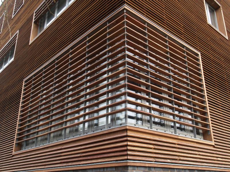 Cambridge, England: East Road: Helmore Building extension window (2003-2005, Hawkins\Brown)