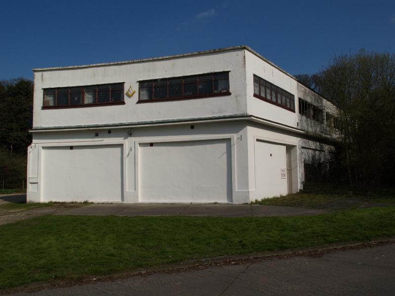 Frinton-on-Sea, England: corner of Cental Avenue and Walton Road: Frinton Park Court (1935-1938, Oliver Hill; demolished ca. 2015)