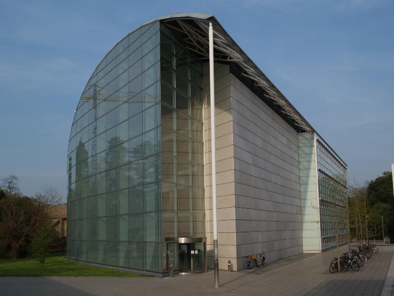 Cambridge, England: Faculty of Law: exterior (1994-1995, Norman Foster and Partners)