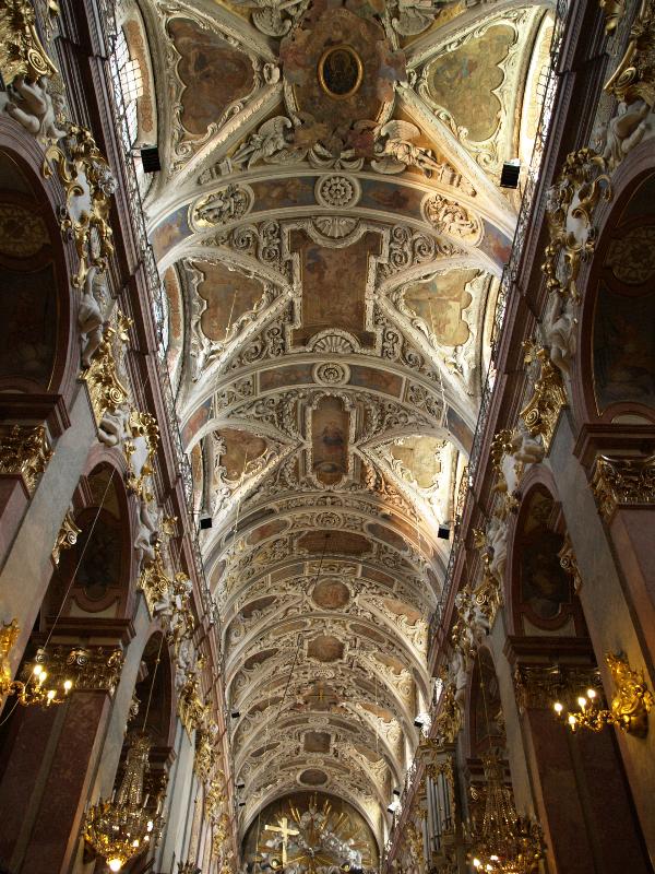 Czestochowa, Poland: Jasna Gora: basilica ceiling