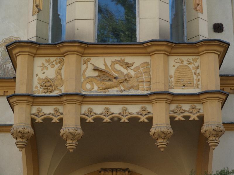 Lodz, Poland: Krusche and Ender building (ulica Piotrkowska 143): balcony (1898, architect David Lande)