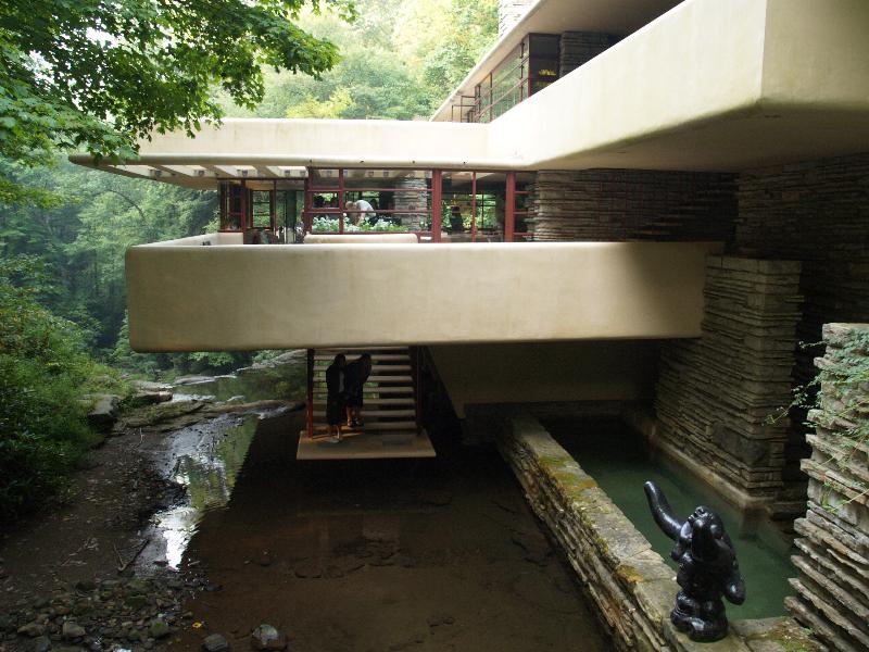 Mill Run, Pennsylvania (PA): Fallingwater (Kaufmann House): view from bridge (1935-1937, architect Frank Lloyd Wright)