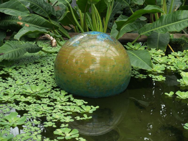 London, England: Kew Gardens: blue-brown 'Niijima Float' (glass artist Dale Chihuly)
