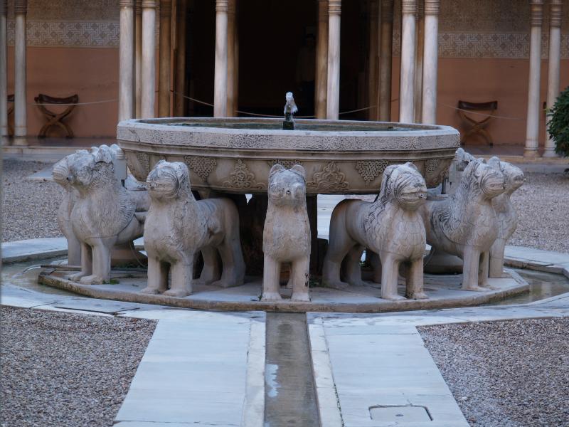 Granada, Spain: Alhambra: Patio de los Liones (Courtyard of the Lions), fountain