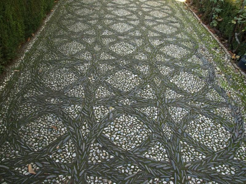 Granada, Spain: Alhambra: Generalife new gardens, stone walkway
