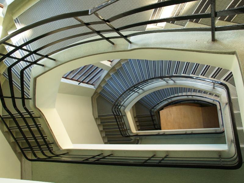 Glasgow, Scotland: Glasgow University, Department of Chemistry (Joseph Black Building): stairwell (1936-1939, architects T Harold Hughes and David S R Waugh)