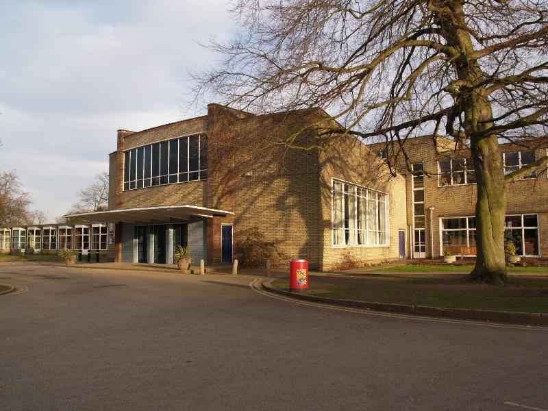 Impington, England: Impington Village College: view from front (1936-1939, architects Walter Gropius and Maxwell Fry)