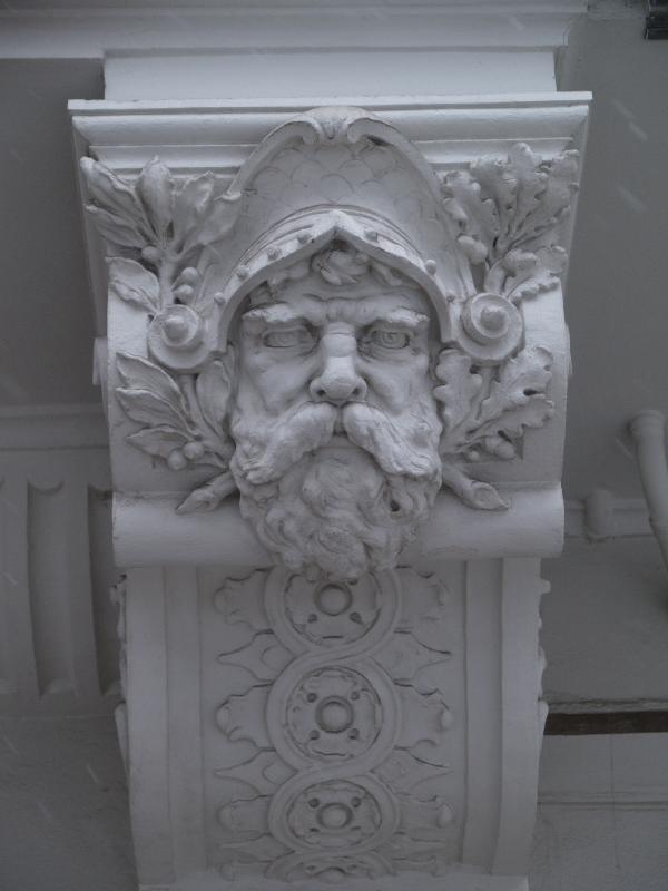 Berlin, Germany: Stargader Strasse 8: buttress decoration