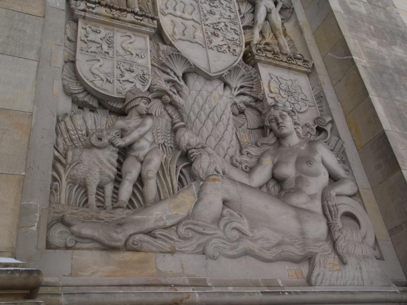 Berlin, Germany: Reichstag: entrance relief (1884-1894, architect Paul Wallot)