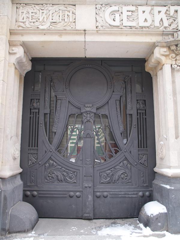 Berlin, Germany: Klosterstrasse 64 (Gebr. Tietz): door (1906?)
