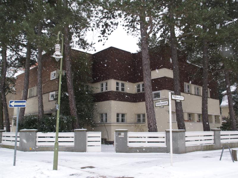 Berlin, Germany: Karolingerplatz 5/5a (Doppelvilla): snowy view (1922, architect Erich Mendelsohn)