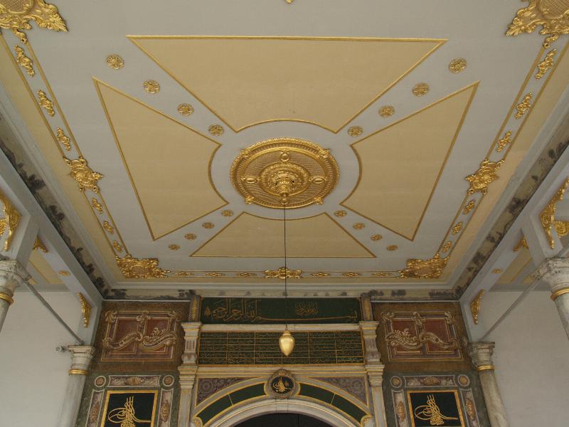 Istanbul, Turkey: Topkapi Palace (Sarayi), Imperial Council Chamber (Kubbealti): entrance ceiling