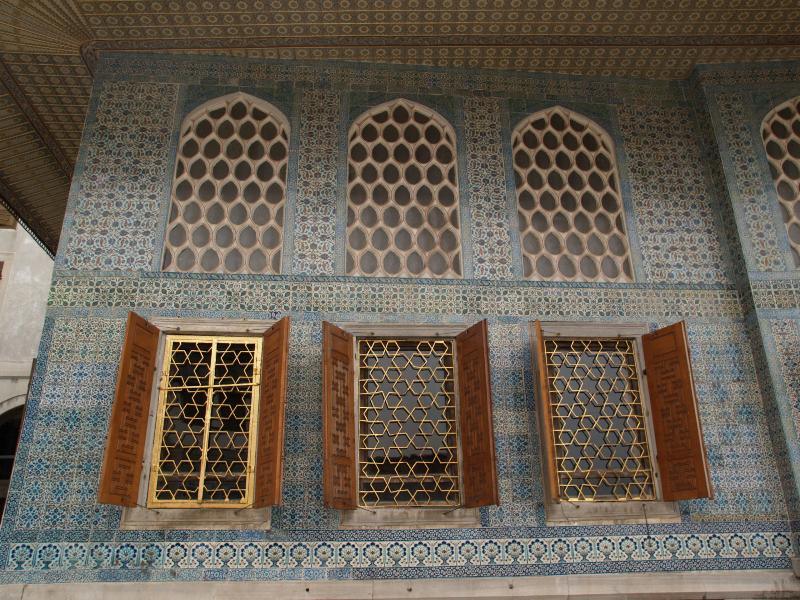 Istanbul, Turkey: Topkapi Palace Harem (Sogukceshme Sokak), Chamber of the Crown Princes (Twin Kiosk): (Iznik) tiles