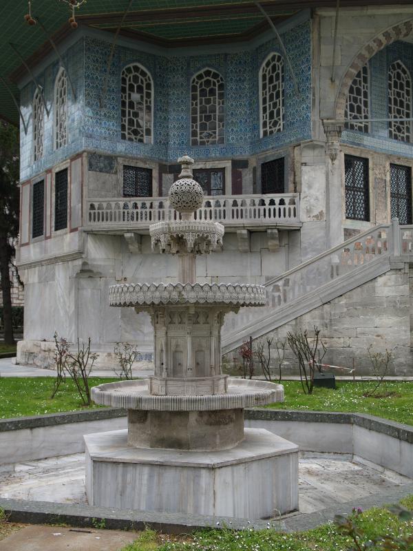 Istanbul, Turkey: Topkapi Palace (Sarayi), Revan Kiosk: fountain and (Iznik) tiles