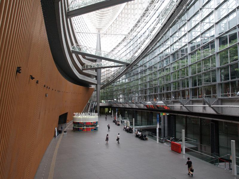 Tokyo, Japan: Tokyo International Forum: interior (1996, architect Rafael Vinoly)