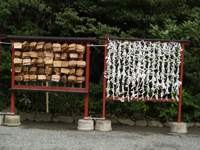 Kamakura, Japan: Tsurugaoka Hachiman-Gu Shrine: prayers and wishes