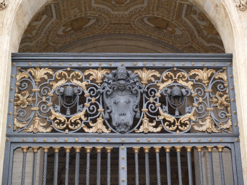Vatican City: Basilica di San Pietro (St Peter's Basilica): top of gate on porch