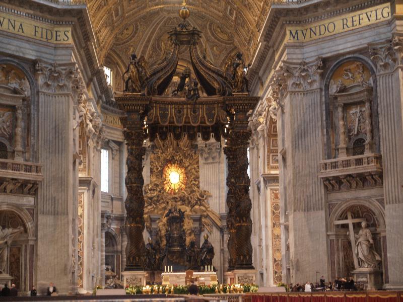 Vatican City: Basilica di San Pietro (St Peter's Basilica): Baldacchino (Baldaquin) (bronze, 1624-1633, Gian Lorenzo Bernini)