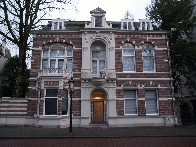 Utrecht, Netherlands: Maliebaan 16 (Andersson Elffers Felix): view from front (1897, architect S.J. de Rooy; converted and extended, 2000, Mecanoo Architecten)