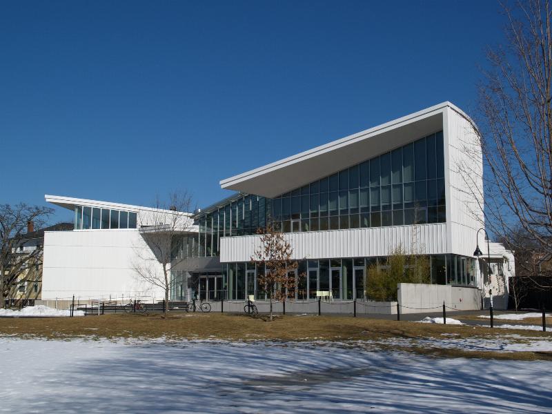 Northampton, Massachusetts (MA): Smith College: Campus Center, late winter (2003, Weiss/Manfredi Architects)
