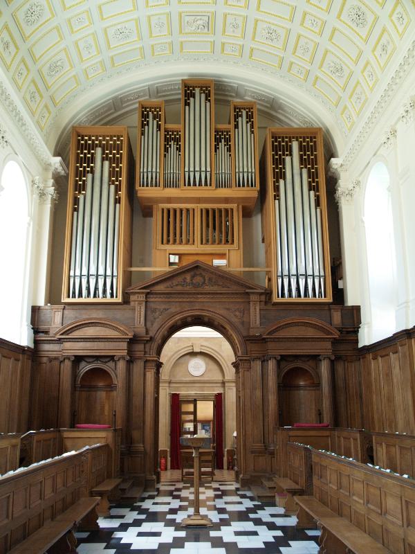 Cambridge, England: Clare College: chapel organ