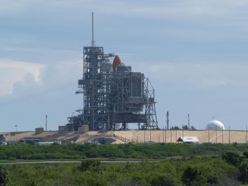 Kennedy Space Center, Florida (FL): Launch Pad A (LC-39A): space shuttle Endeavour (STS-118) being made ready for launch