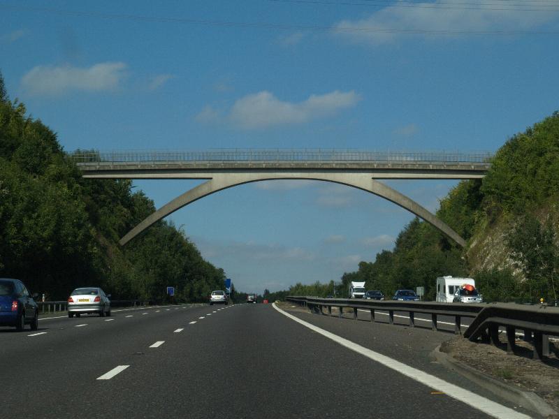 London, England: M25 (just south of exit 4): pedestrian bridge (Polhill Bridleway) over motorway (1985, designed by Kent Sub Unit of South East Road Construction Unit)
