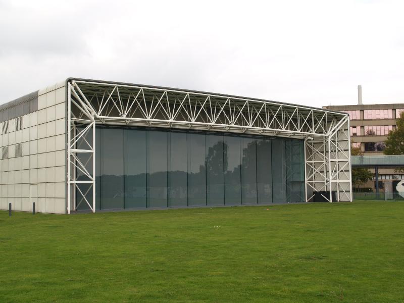 Norwich, England: Univesity of East Anglia: Sainsbury Centre for Visual Arts (1974-1978, Norman Foster and Partners)