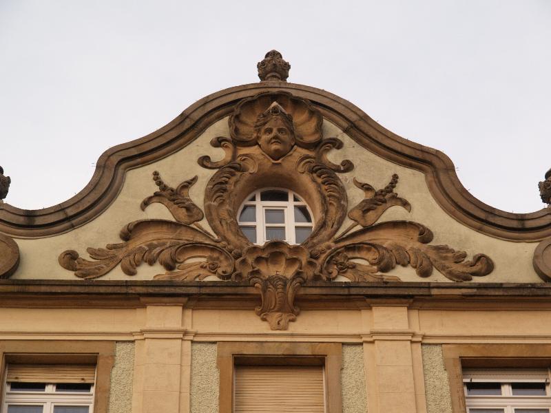 Rastatt, Germany: Kaiserstrasse 36: top of facade