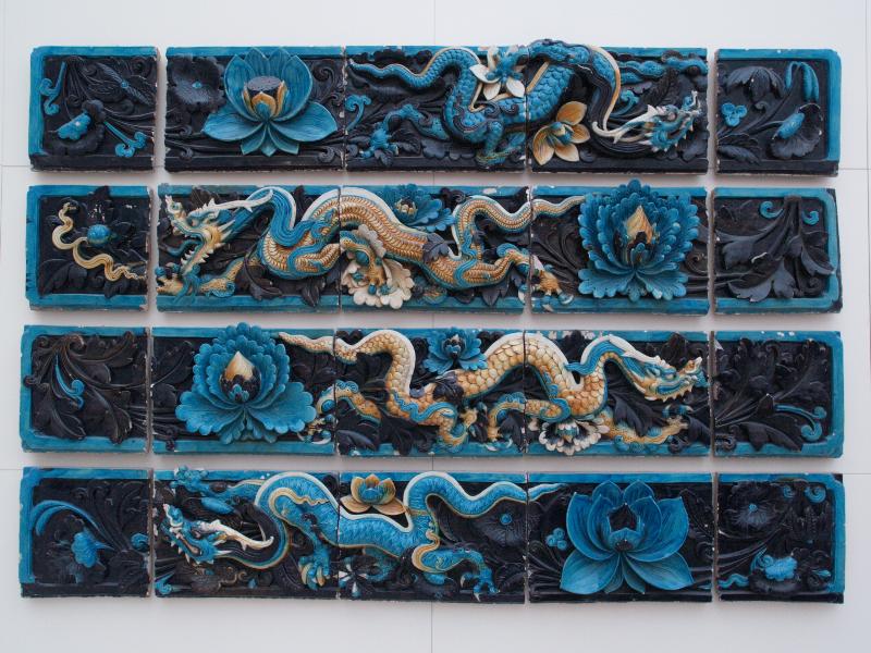 London, England: British Museum: dragon tiles (15th-16th c, Ming dynasty, Shanxi Province, China, once decorated roof ridge of small buildings in a temple complex)