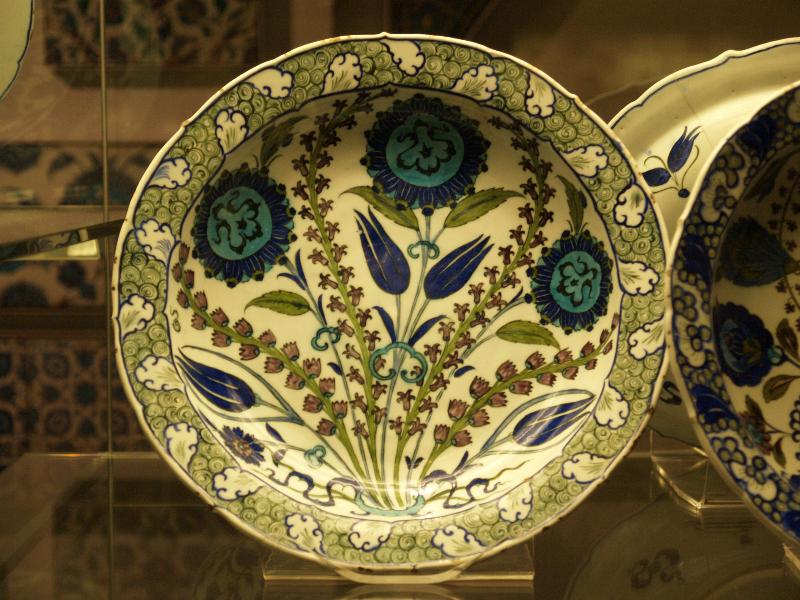 London, England: British Museum: dish (about 1550-1560, Iznik, Turkey; tulips, hyacinths and daisies)