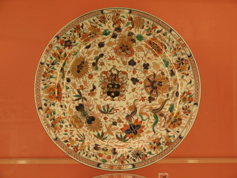Winterthur, Delaware (DE): Winterthur estate: Plate (charger) (about 1720, made in Jingdezhen, China)